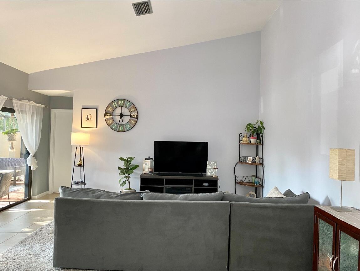 NORTHPOINTE I - Residential Lease