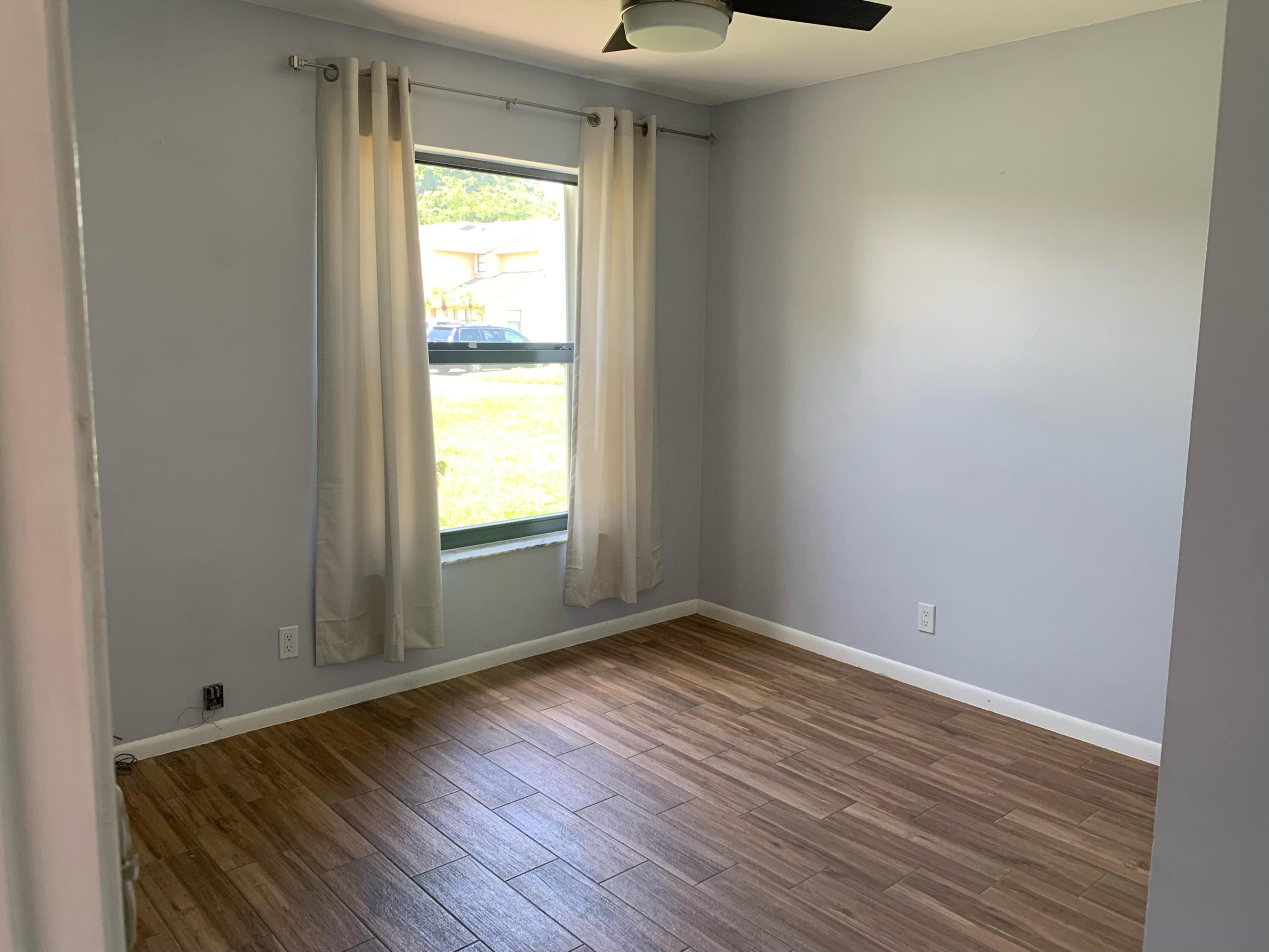 NORTHPOINTE I - Residential Lease