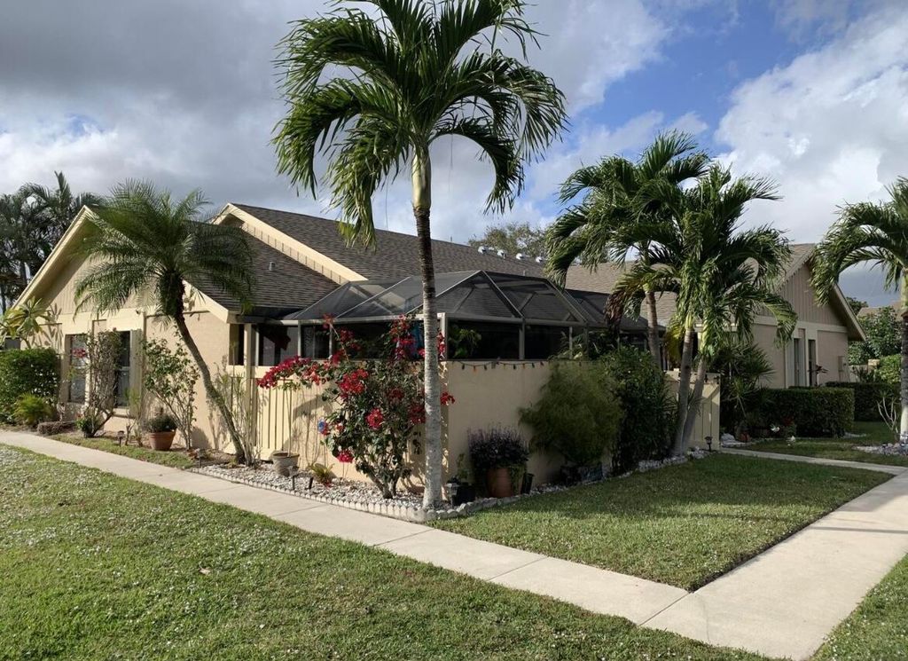 Photo of 5734 Northpointe Lane, Boynton Beach, FL 33437 (MLS # B26028319)