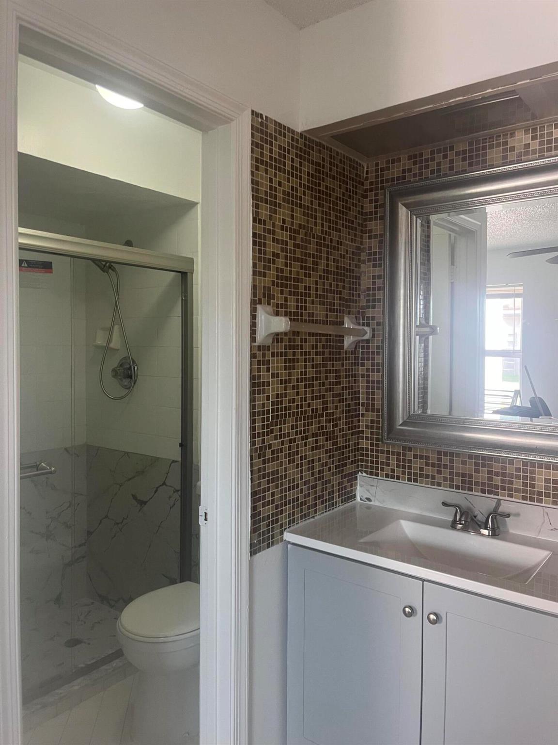 2548 Ida Way 3a, West Palm Beach, FL, 33415/$280,000 3 2548 Ida Way 3a