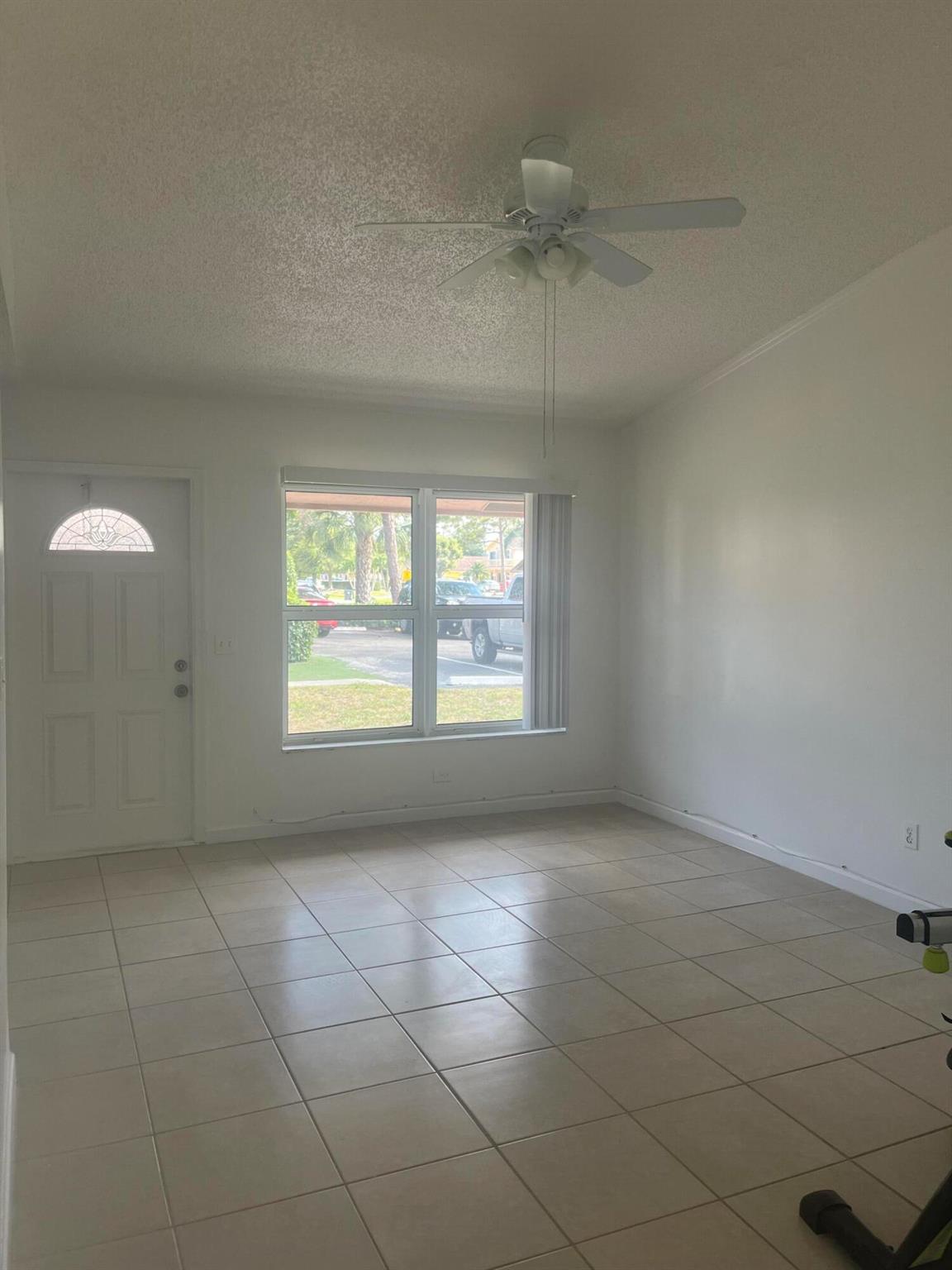 2548 Ida Way 3a, West Palm Beach, FL, 33415/$280,000 4 2548 Ida Way 3a