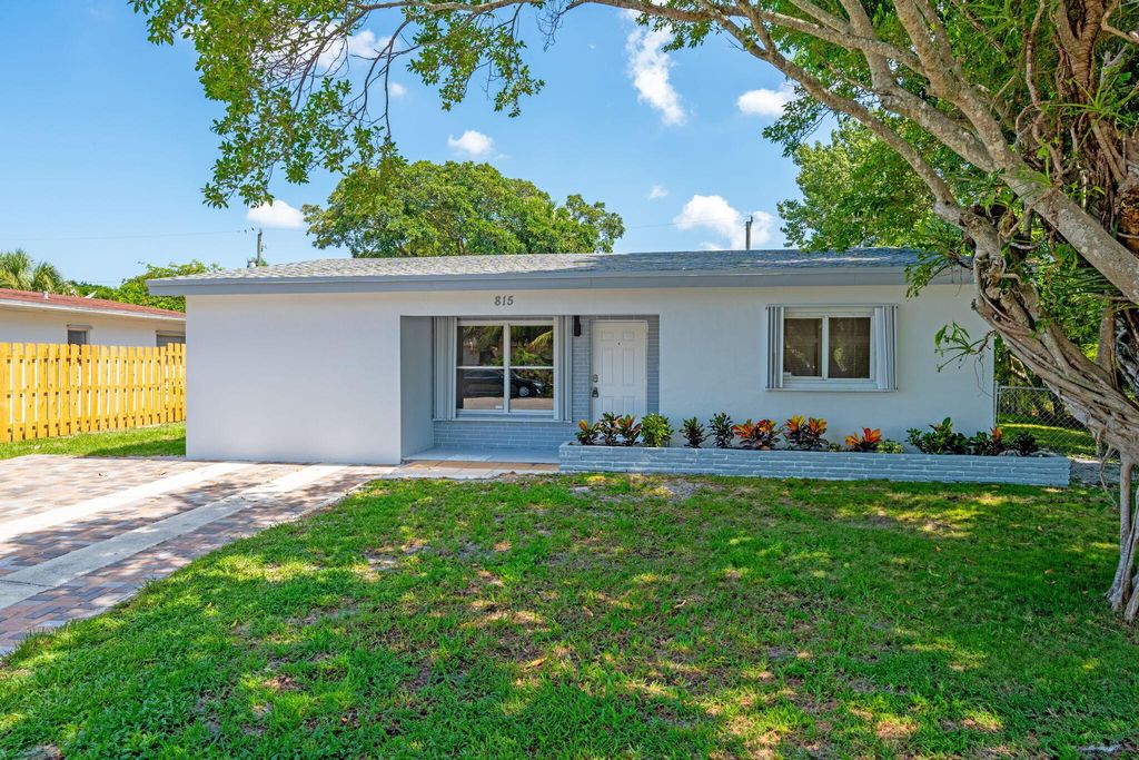 Photo of 815 Hunter Street, West Palm Beach, FL 33405 (MLS # R11111694)