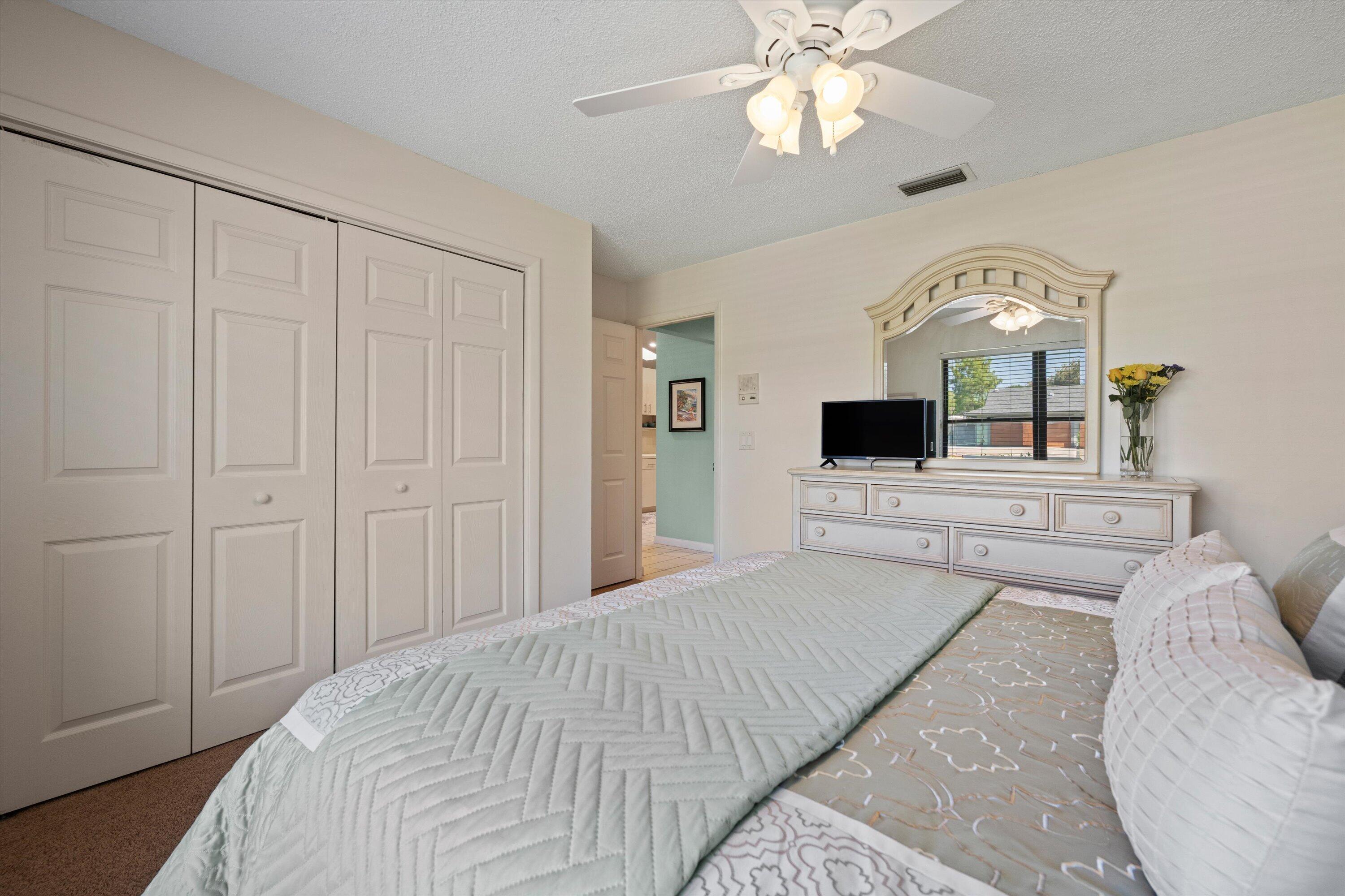 SUGAR POND MANOR OF WELLINGTON - Residential