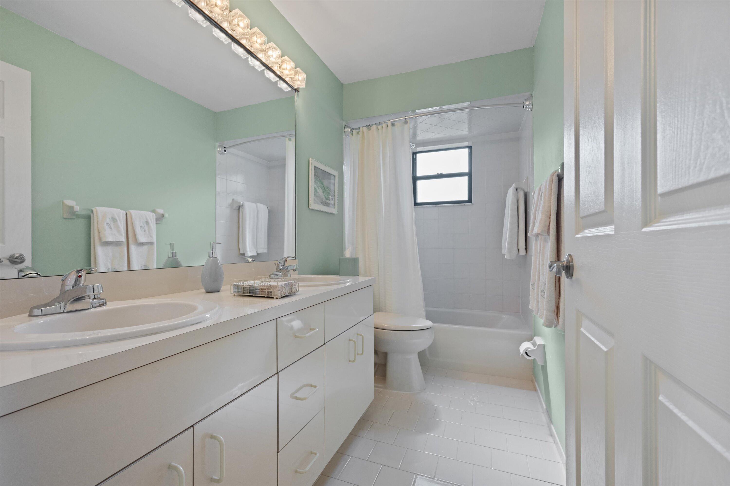 SUGAR POND MANOR OF WELLINGTON - Residential