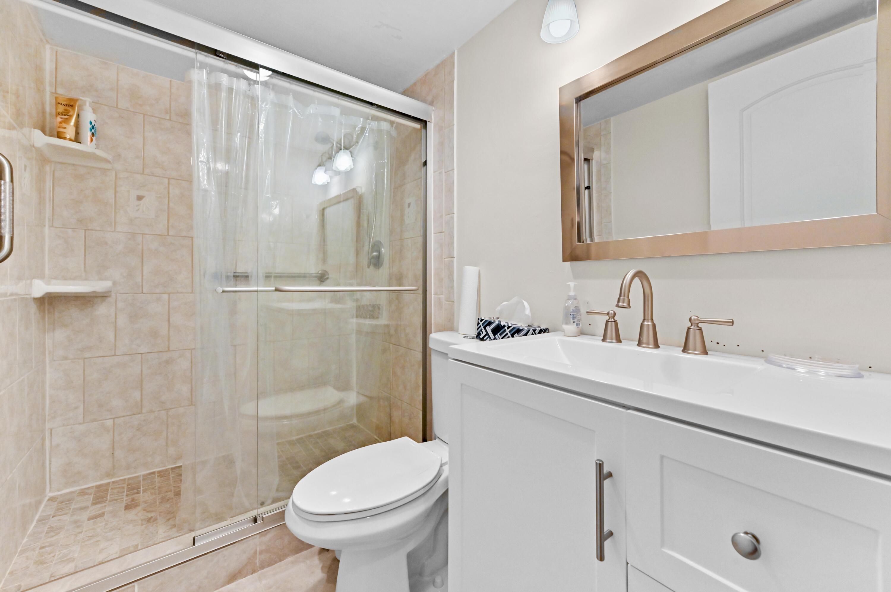 QUEENS COVE HOUSE - Residential