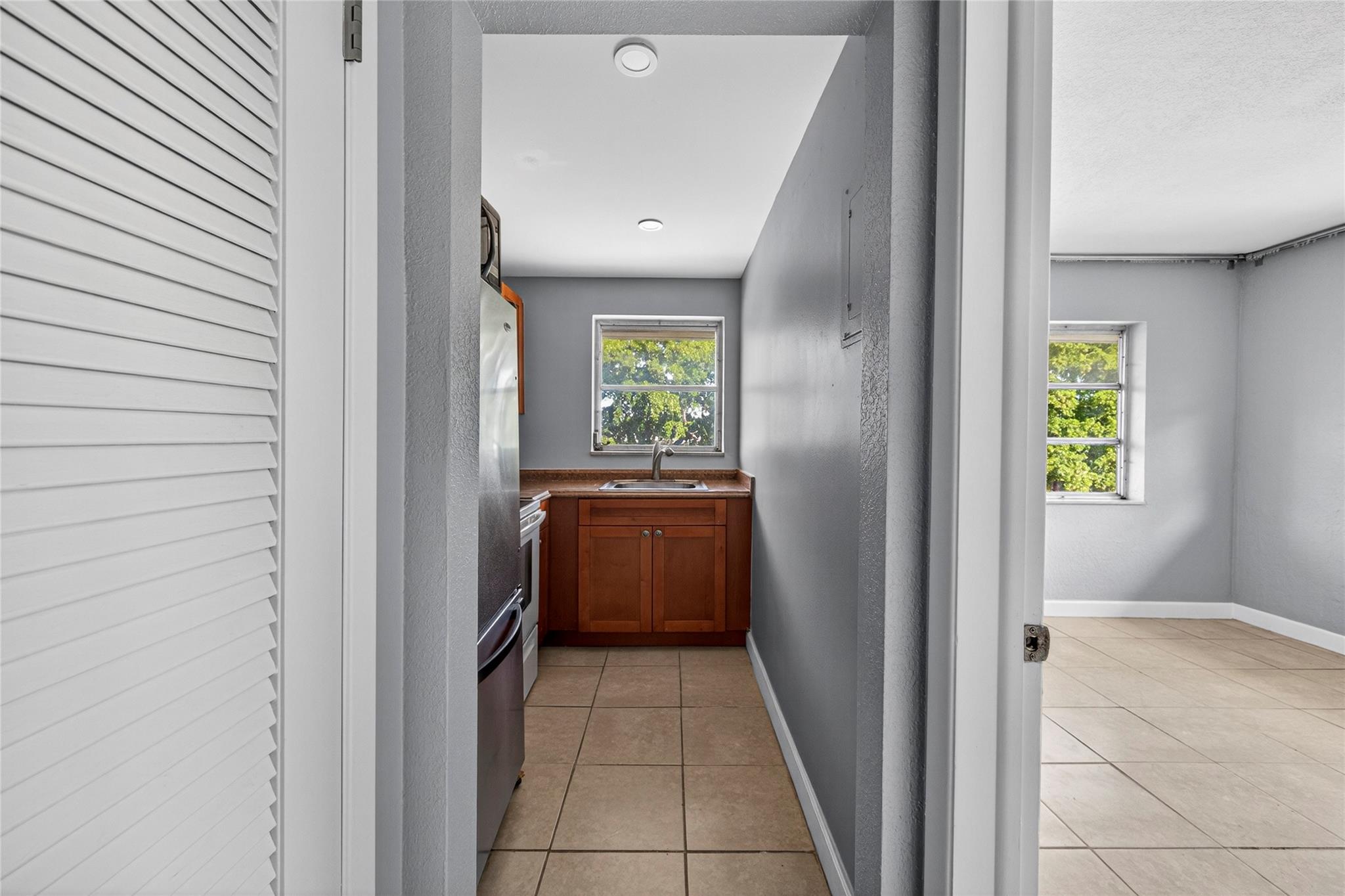 Gateway Arms Condo - Residential Lease