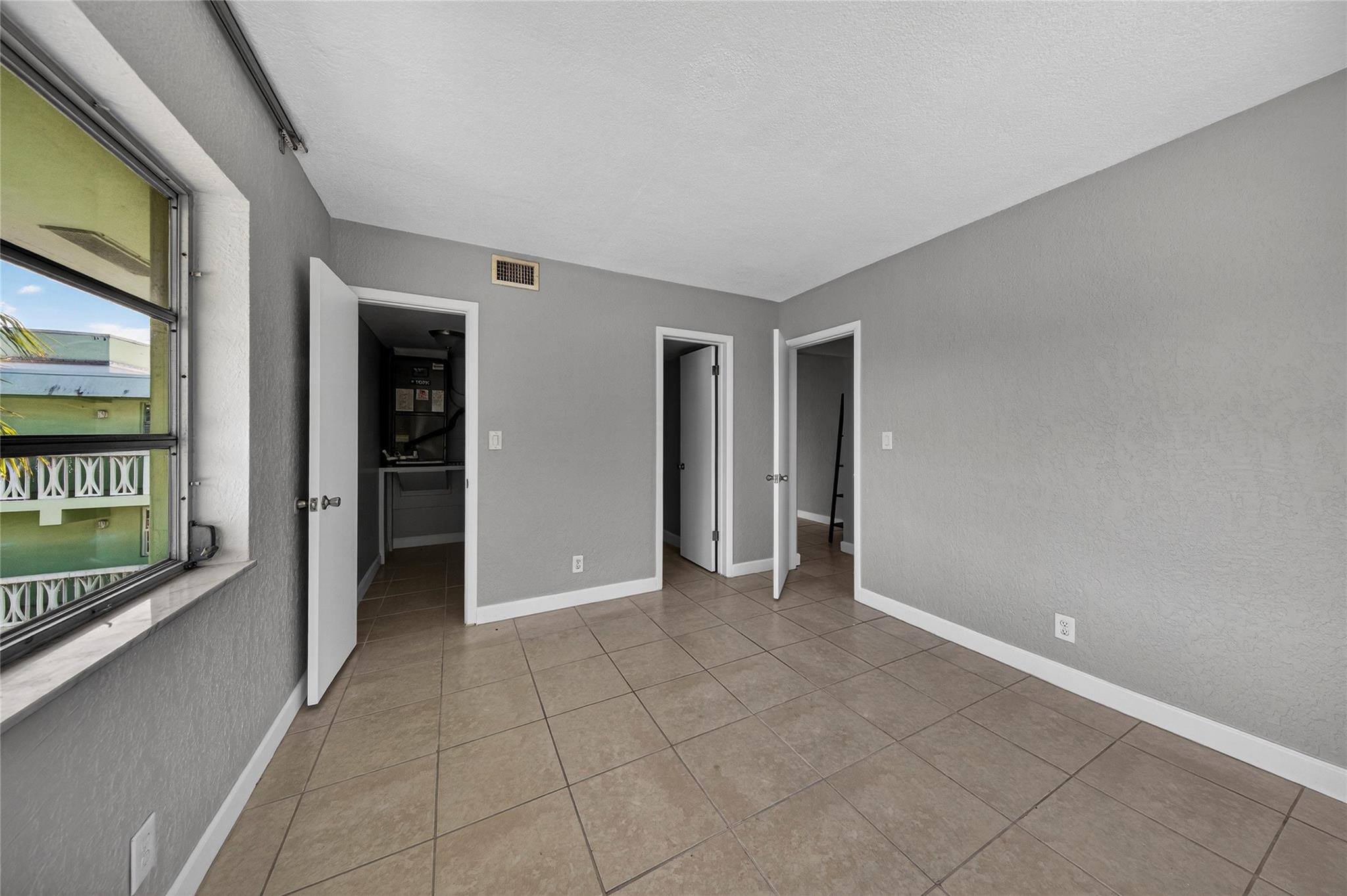 Gateway Arms Condo - Residential Lease