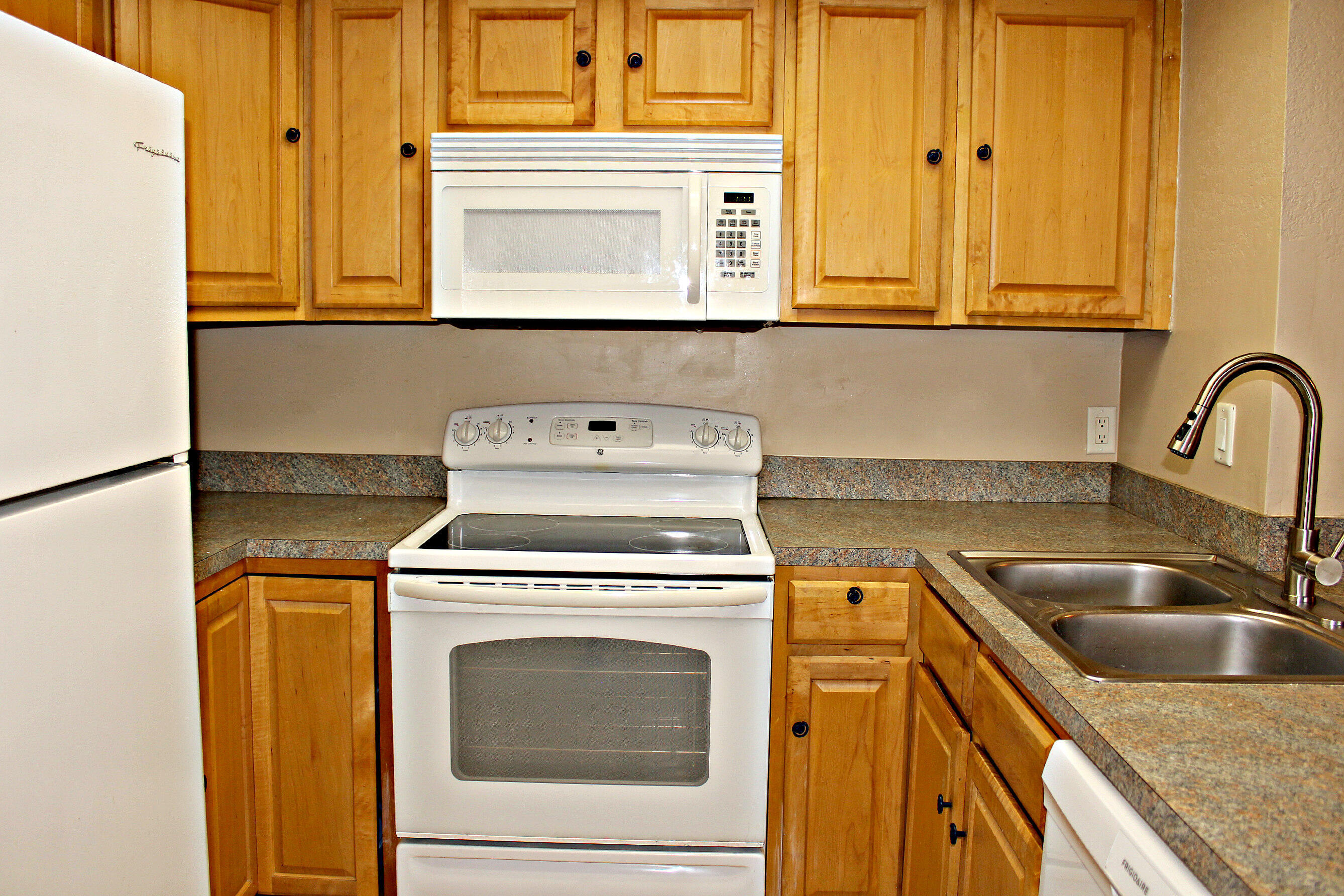1500 SE Royal Green Circle 102