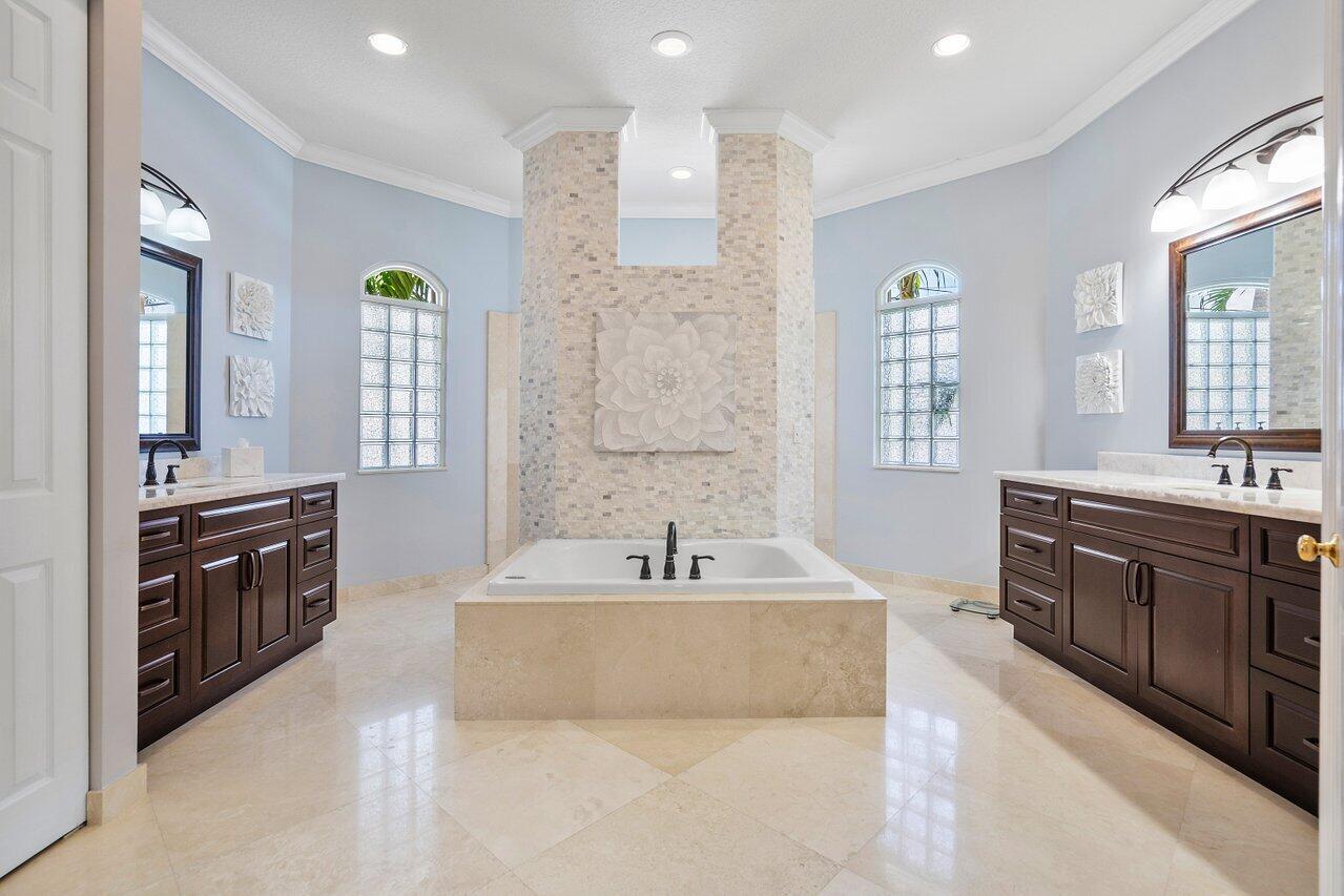 BOCA HARBOUR 4TH SEC - Residential