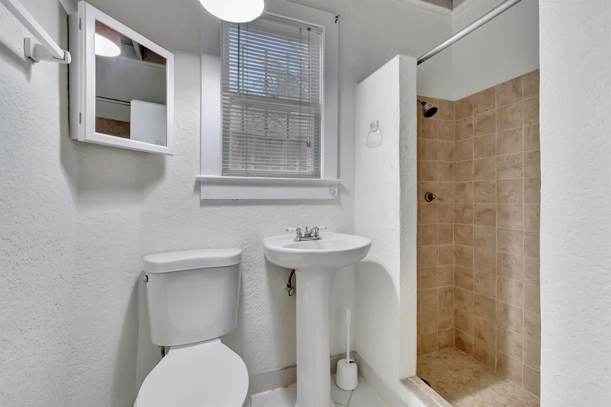 LINNS - Residential Lease