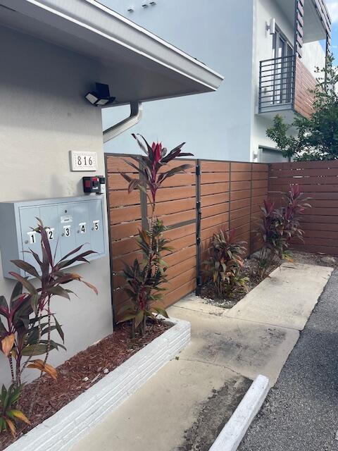 A must See in Victoria Park. Fully Renovated 1/1, Central AC, New Kitchen, Private Garden, Water and Trash included. All Pets Welcomed.