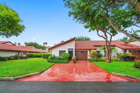 Photo of 6215 Kings Gate Circle, Delray Beach, FL 33484 (MLS # B26037675)