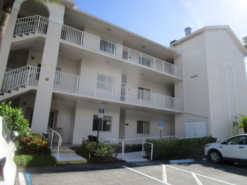 Photo of 5016 Rose Hill Dr #2-102, Boynton Beach, FL 33437 (MLS # F10392590)