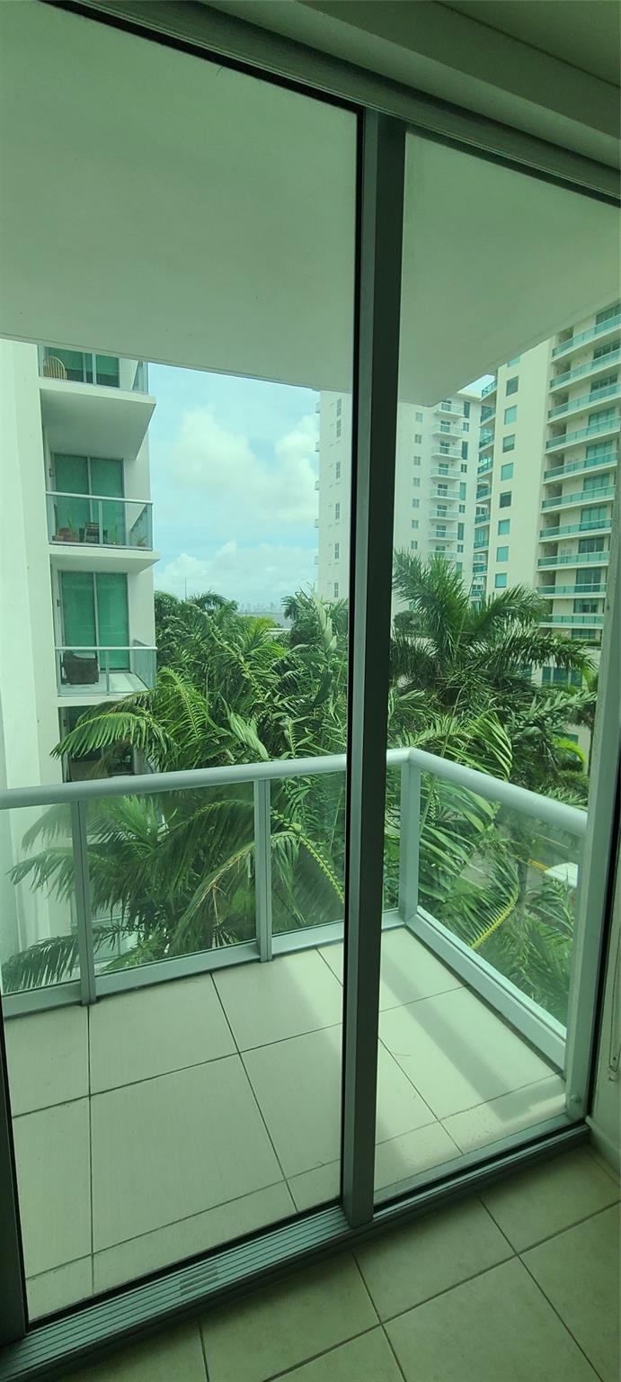 ELOQUENCE ON THE BAY - Residential Lease