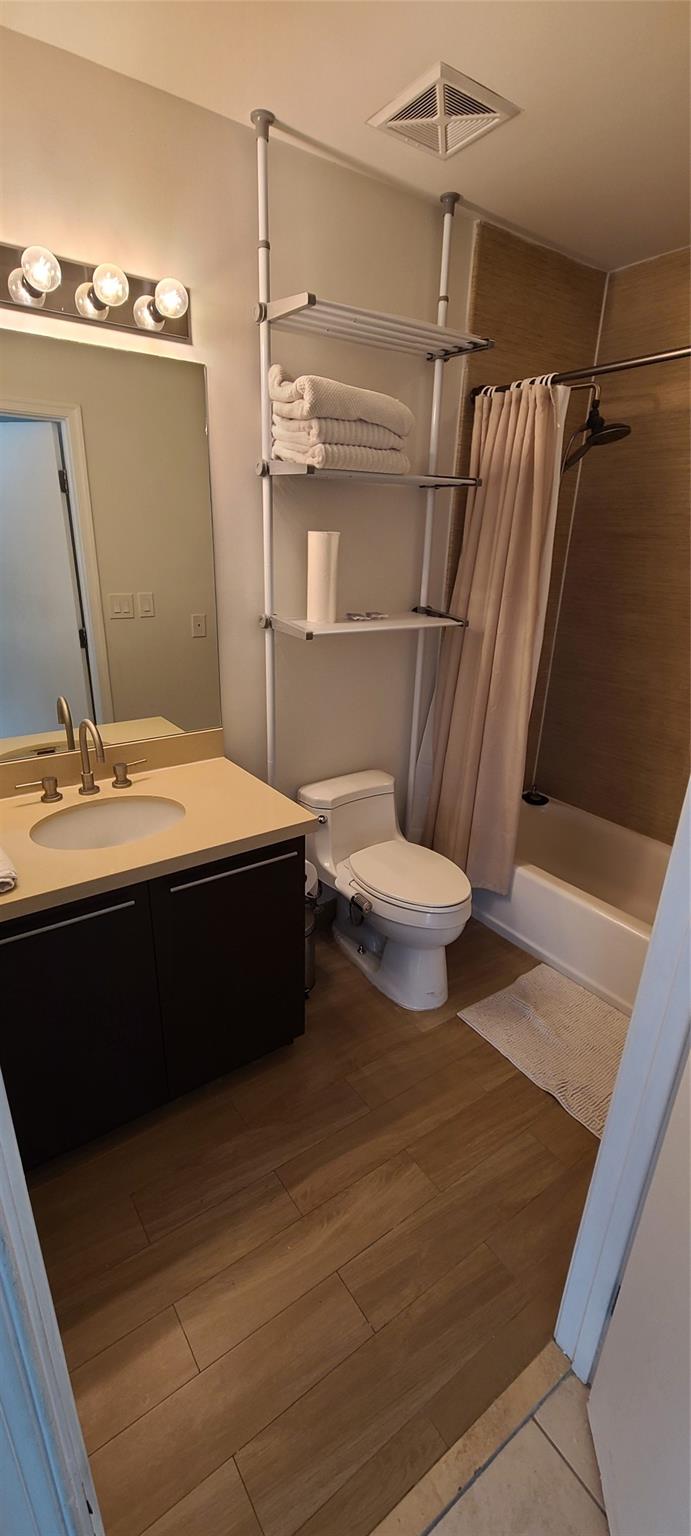 ELOQUENCE ON THE BAY - Residential Lease