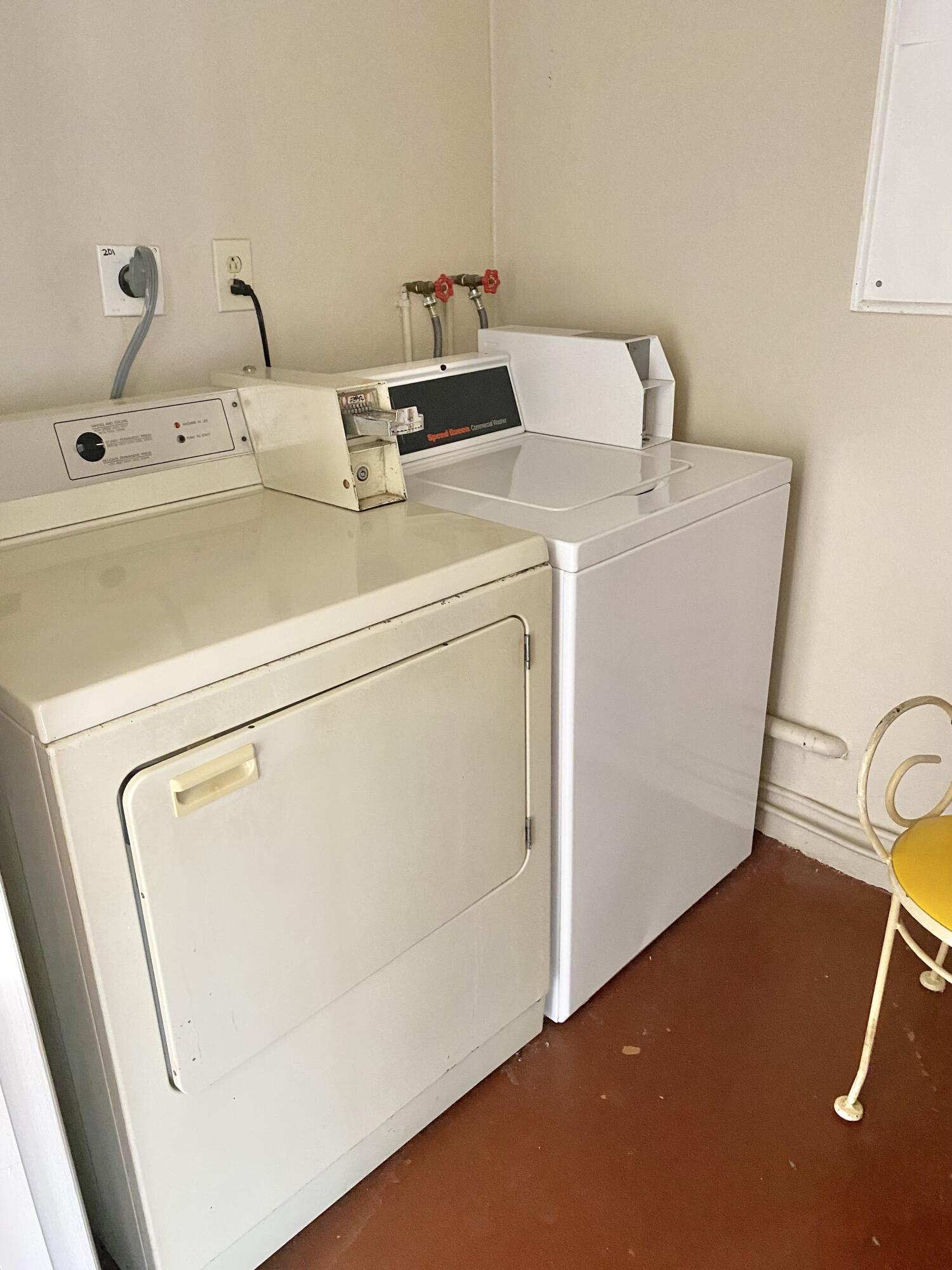 LAKE CLARKE GARDENS CONDO 9 - Residential