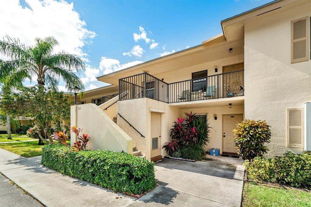 Photo of 2910 SW 22nd Circle #21-2e, Delray Beach, FL 33445 (MLS # R10685115)