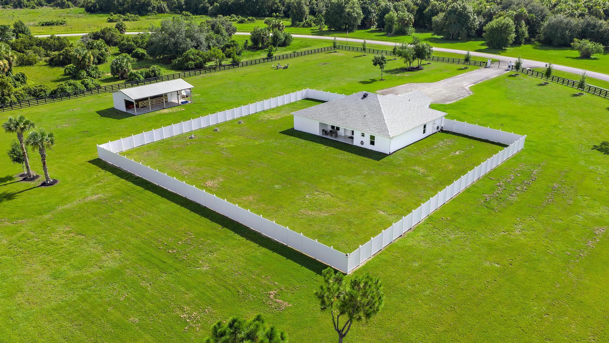 BRIDLEWOOD RANCHES - Residential