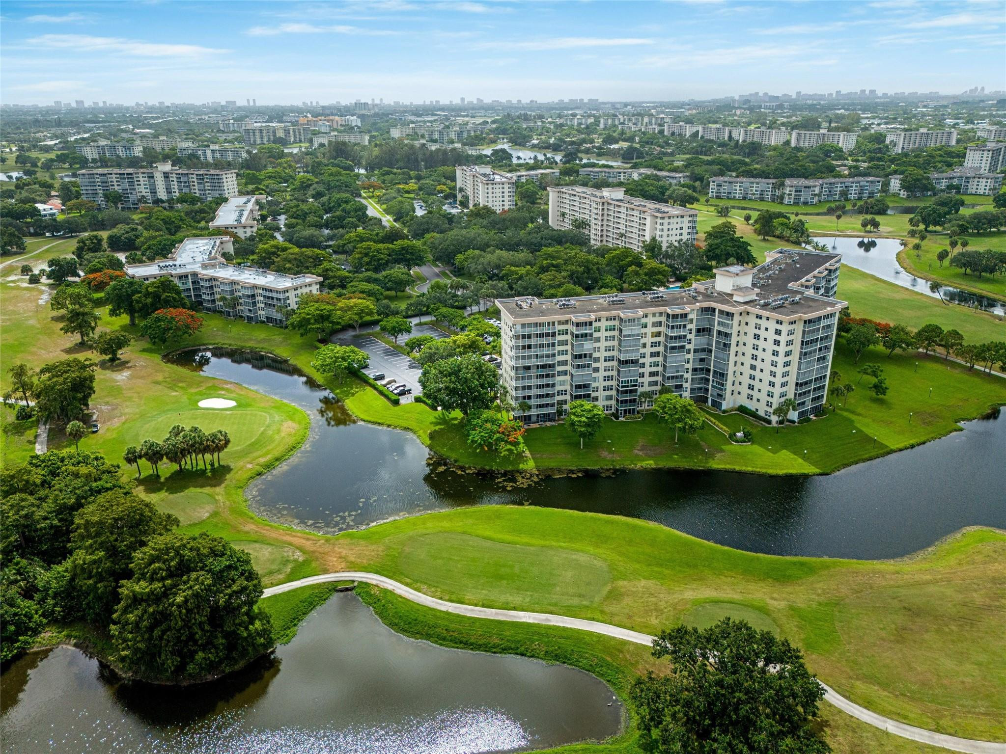 NO 114 PALM-AIRE COUNTRY CLUB - Residential