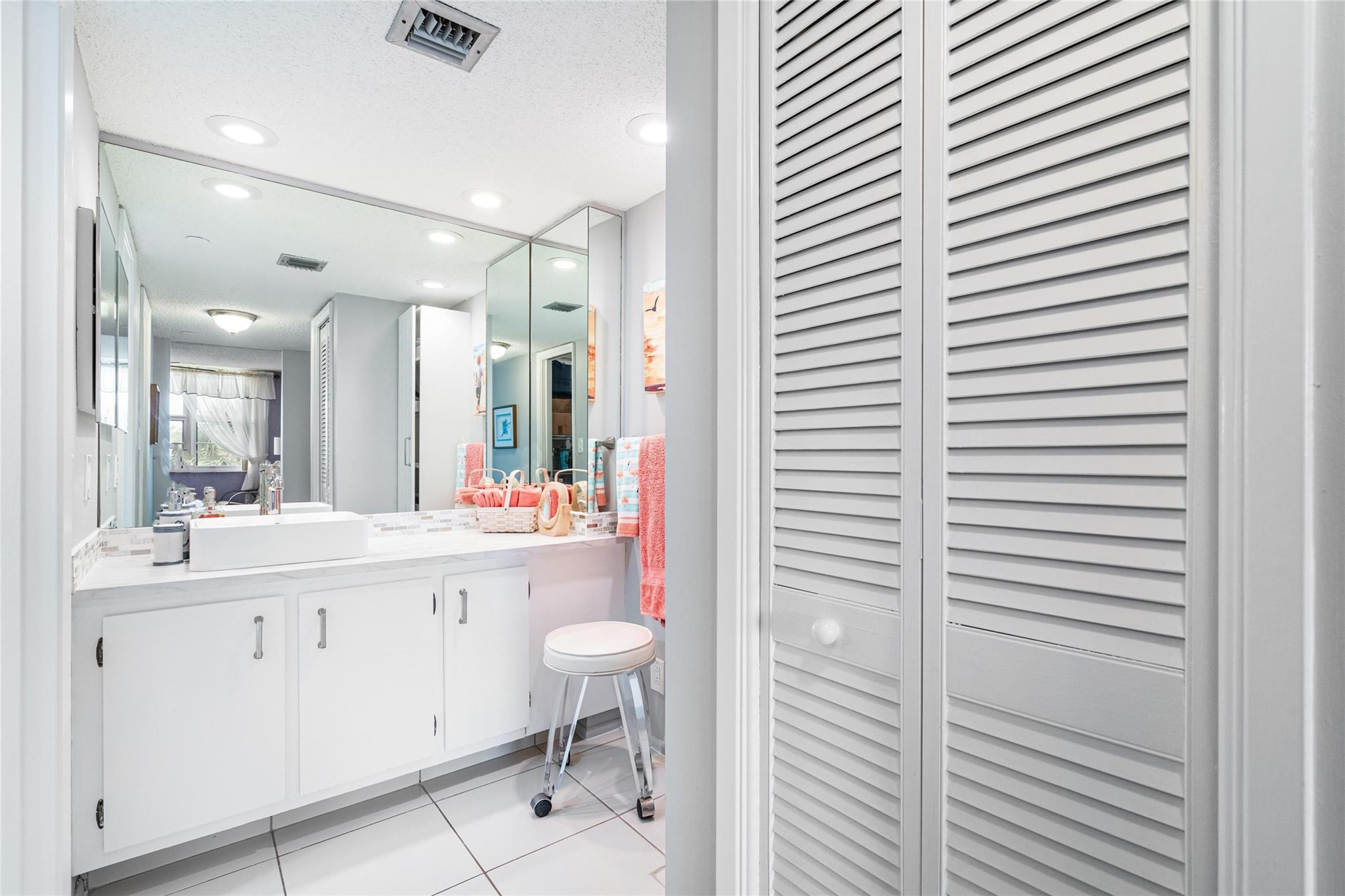 NO 114 PALM-AIRE COUNTRY CLUB - Residential