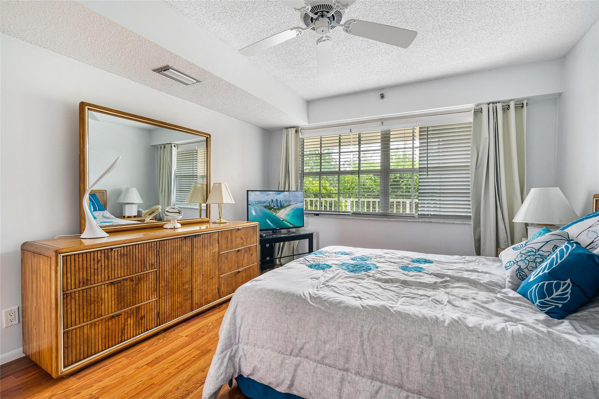 NO 114 PALM-AIRE COUNTRY CLUB - Residential