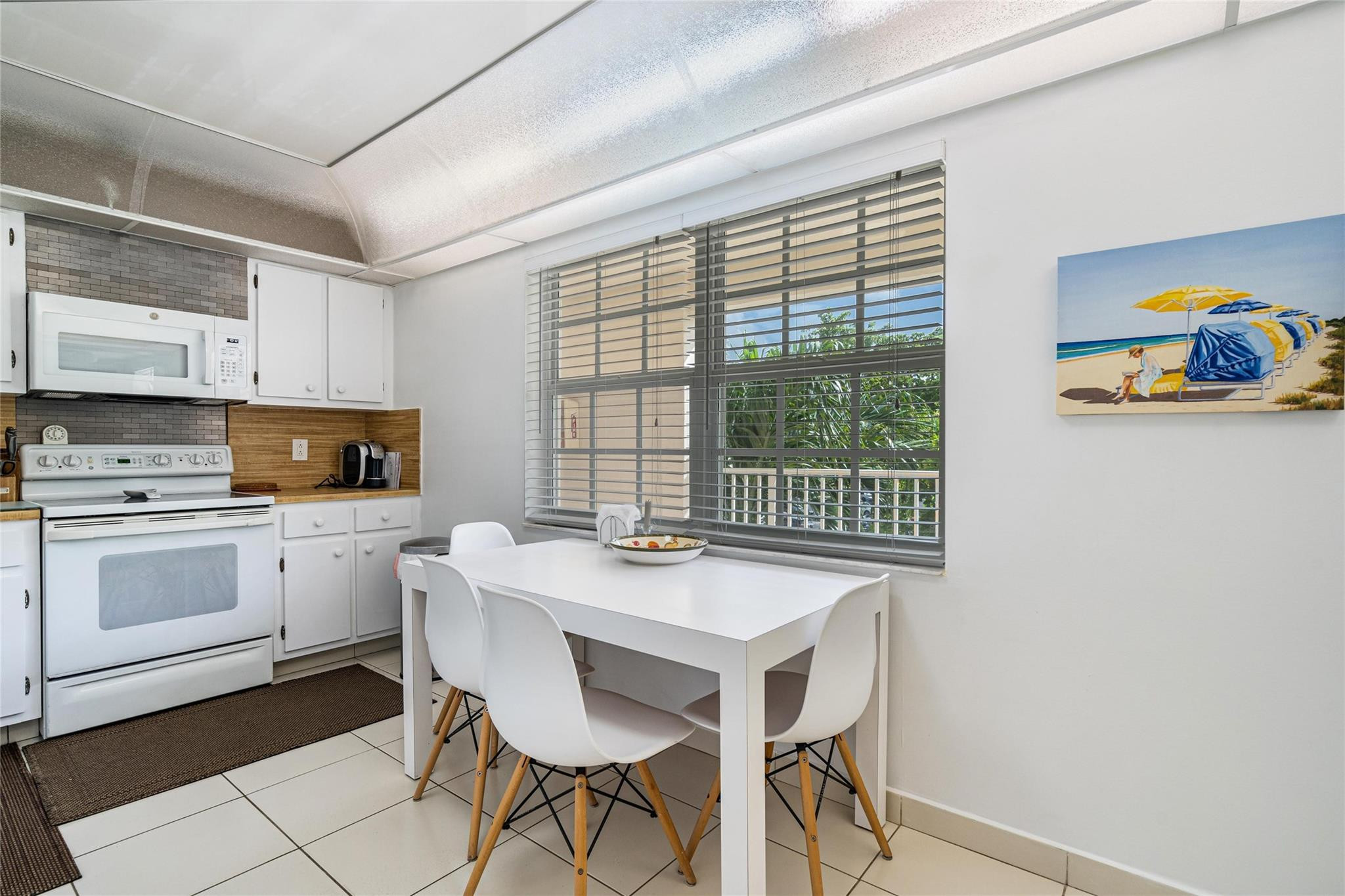 NO 114 PALM-AIRE COUNTRY CLUB - Residential