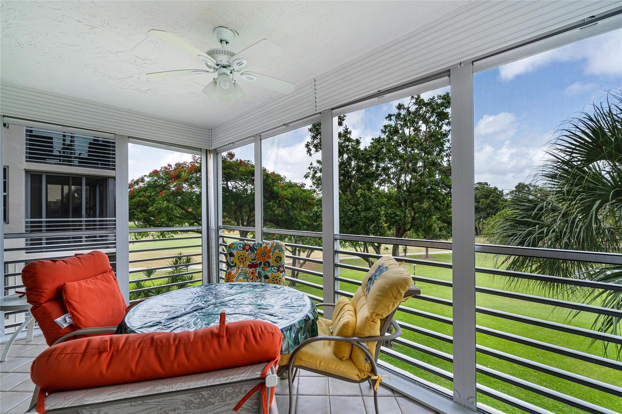 NO 114 PALM-AIRE COUNTRY CLUB - Residential