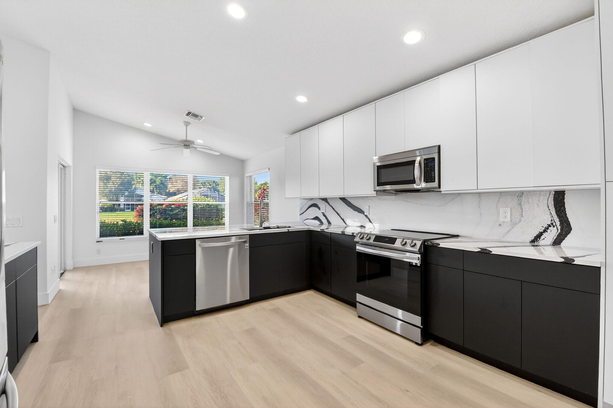 VALENCIA ISLES 3 - Residential