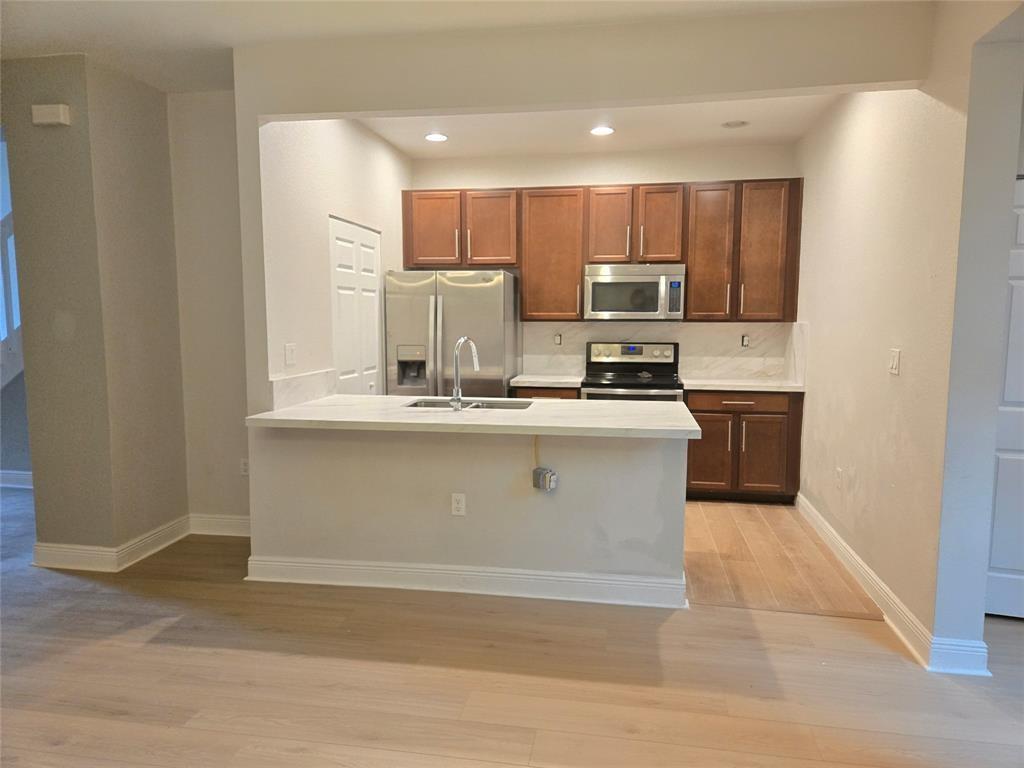 Meadow Pines 173-40 B - Residential Lease