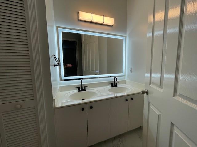 Windsor Palms 160-17 B - Residential Lease