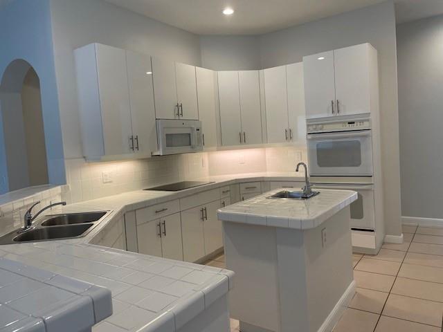 Windsor Palms 160-17 B - Residential Lease