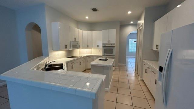 Windsor Palms 160-17 B - Residential Lease