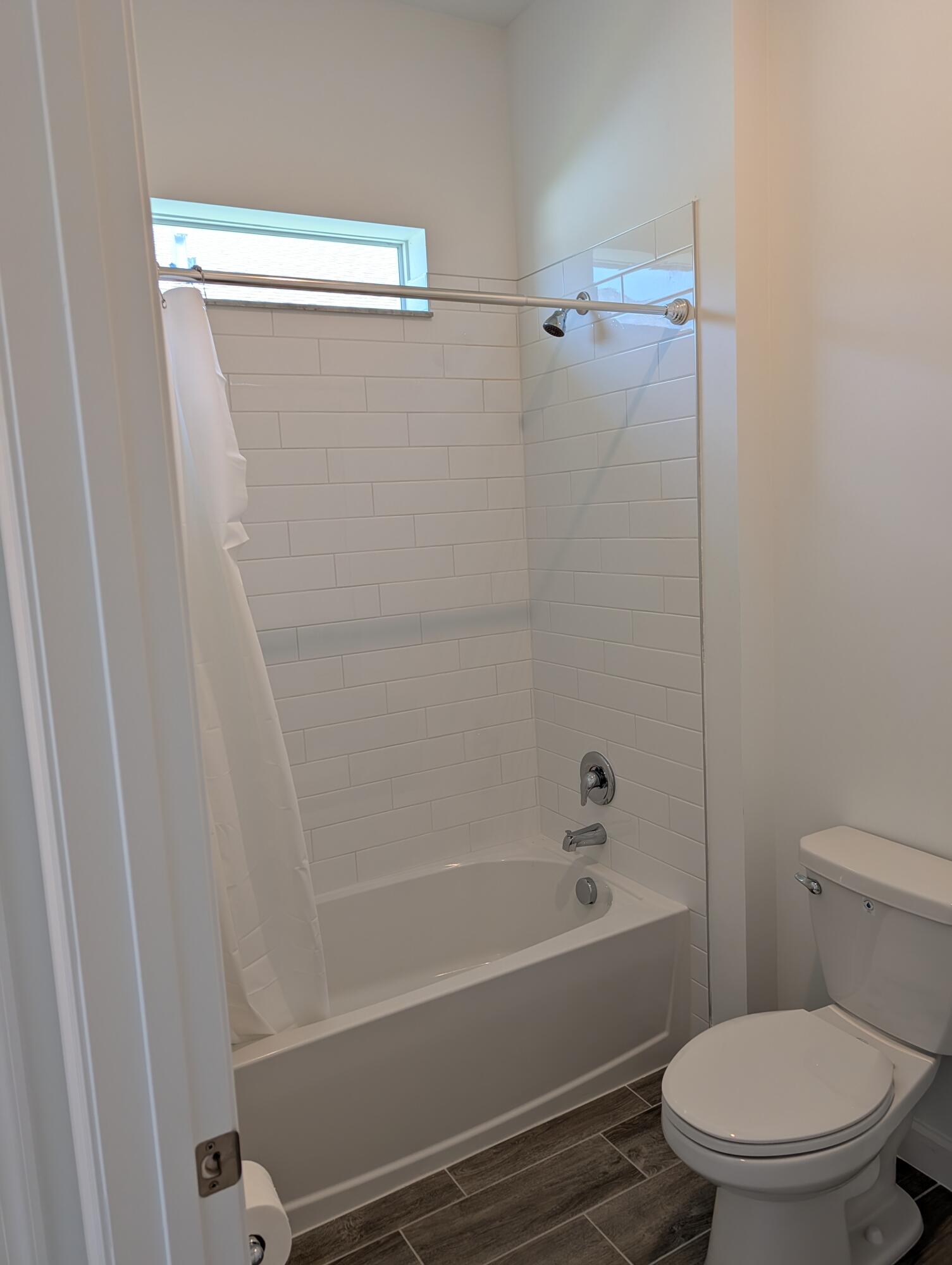 REPLAT OF VERANDA PRESERVE EAST - Residential Lease