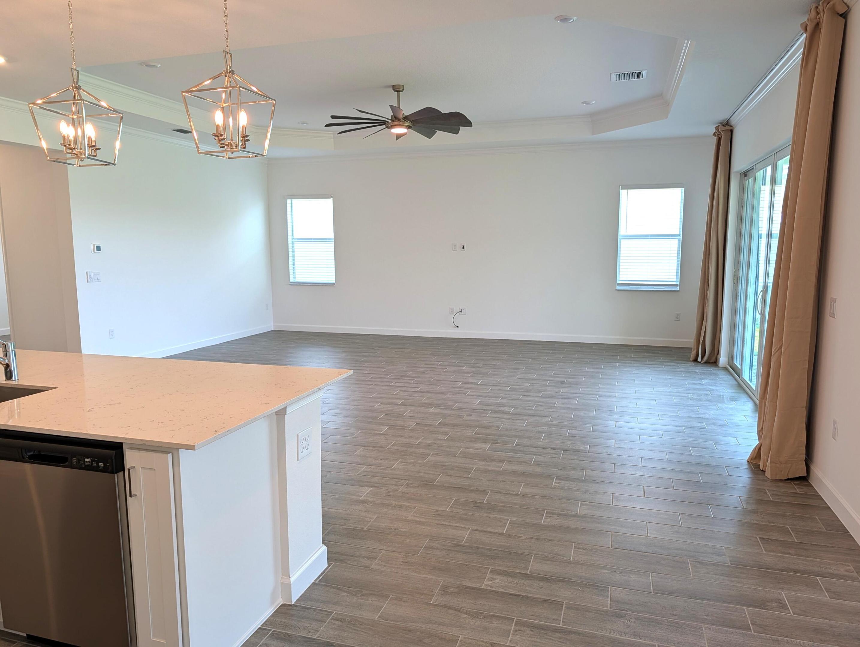 REPLAT OF VERANDA PRESERVE EAST - Residential Lease