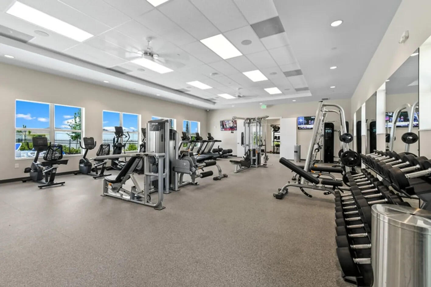 REPLAT OF VERANDA PRESERVE EAST - Residential Lease