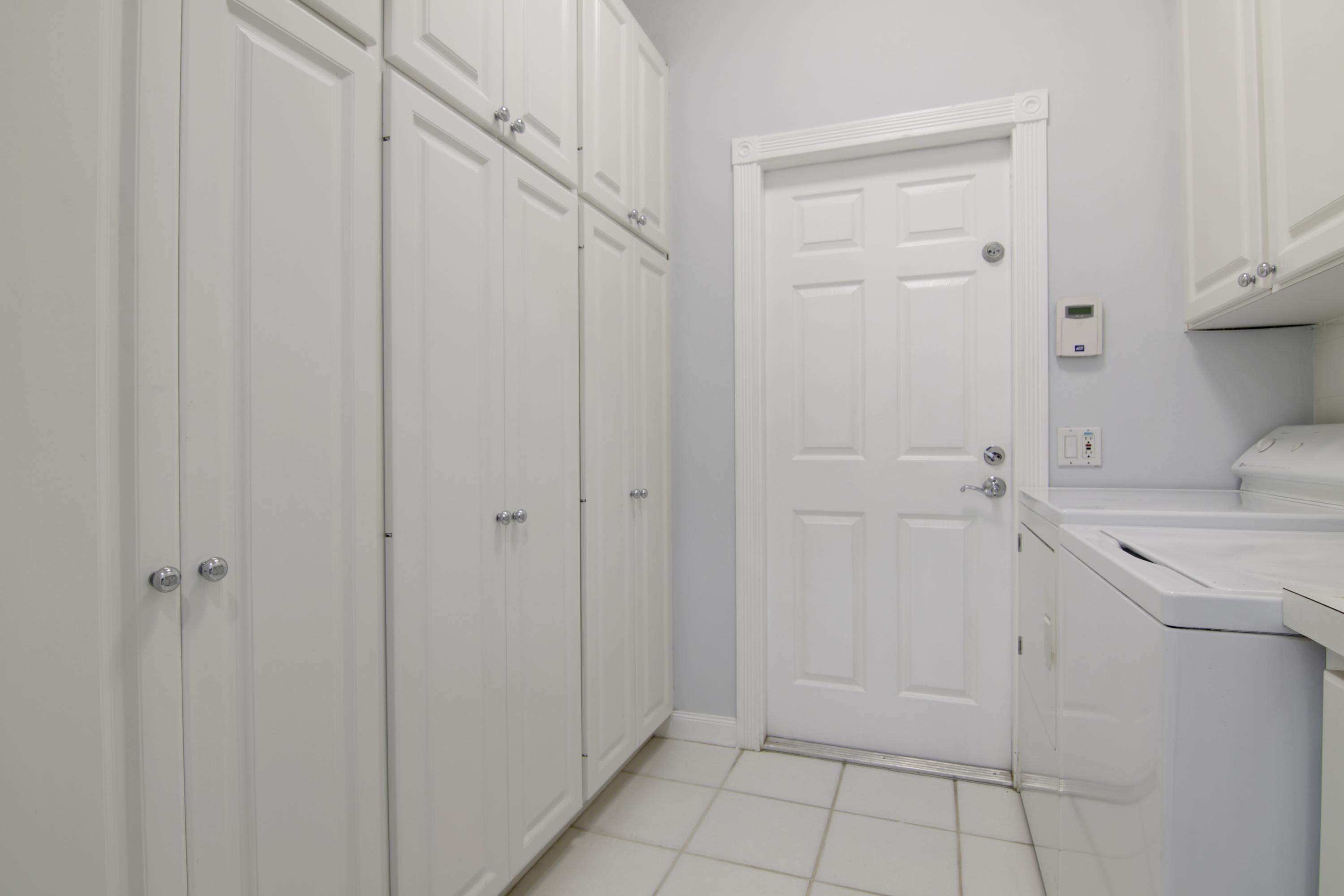 RIVERWALK - Residential