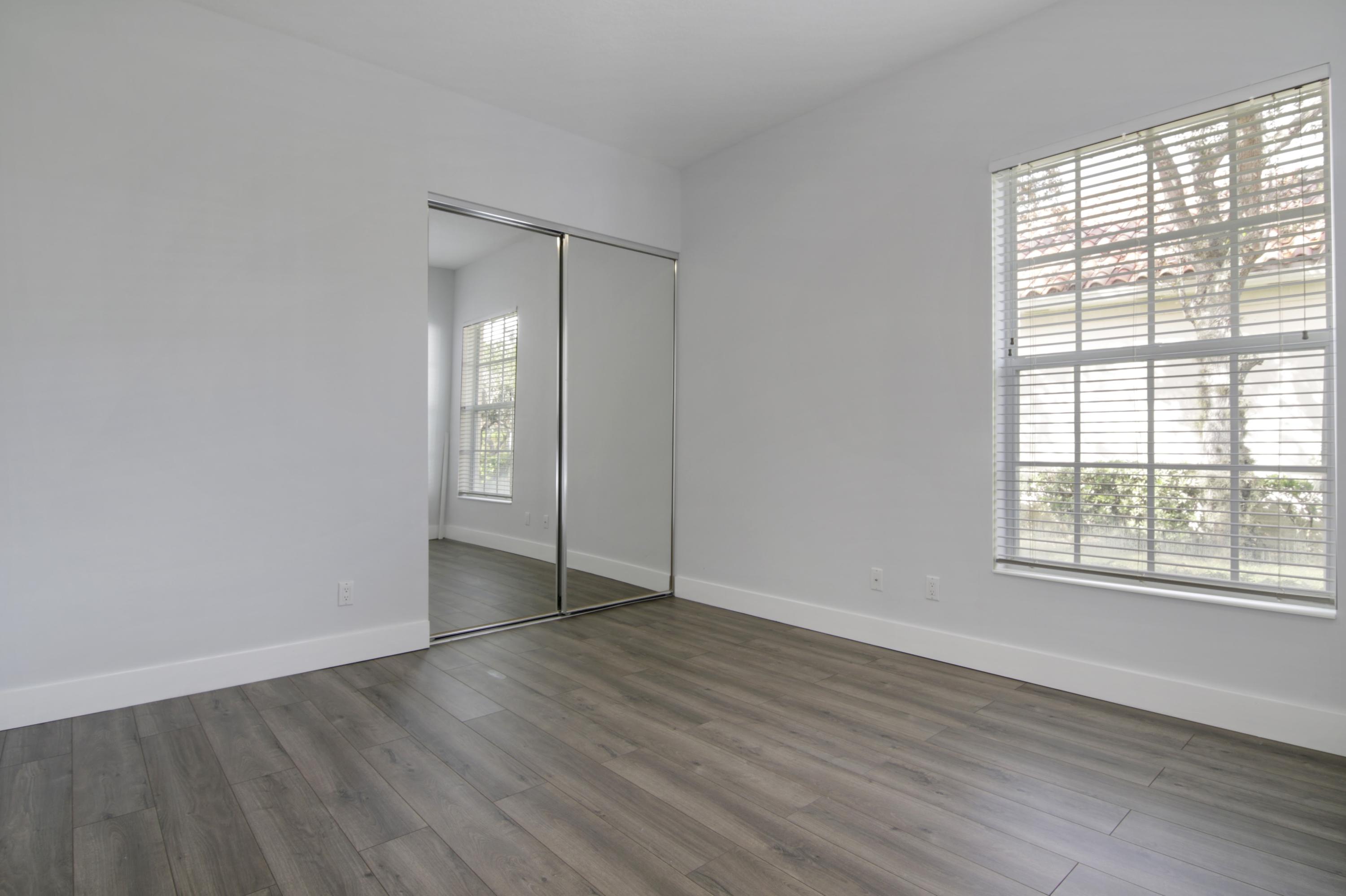 RIVERWALK - Residential