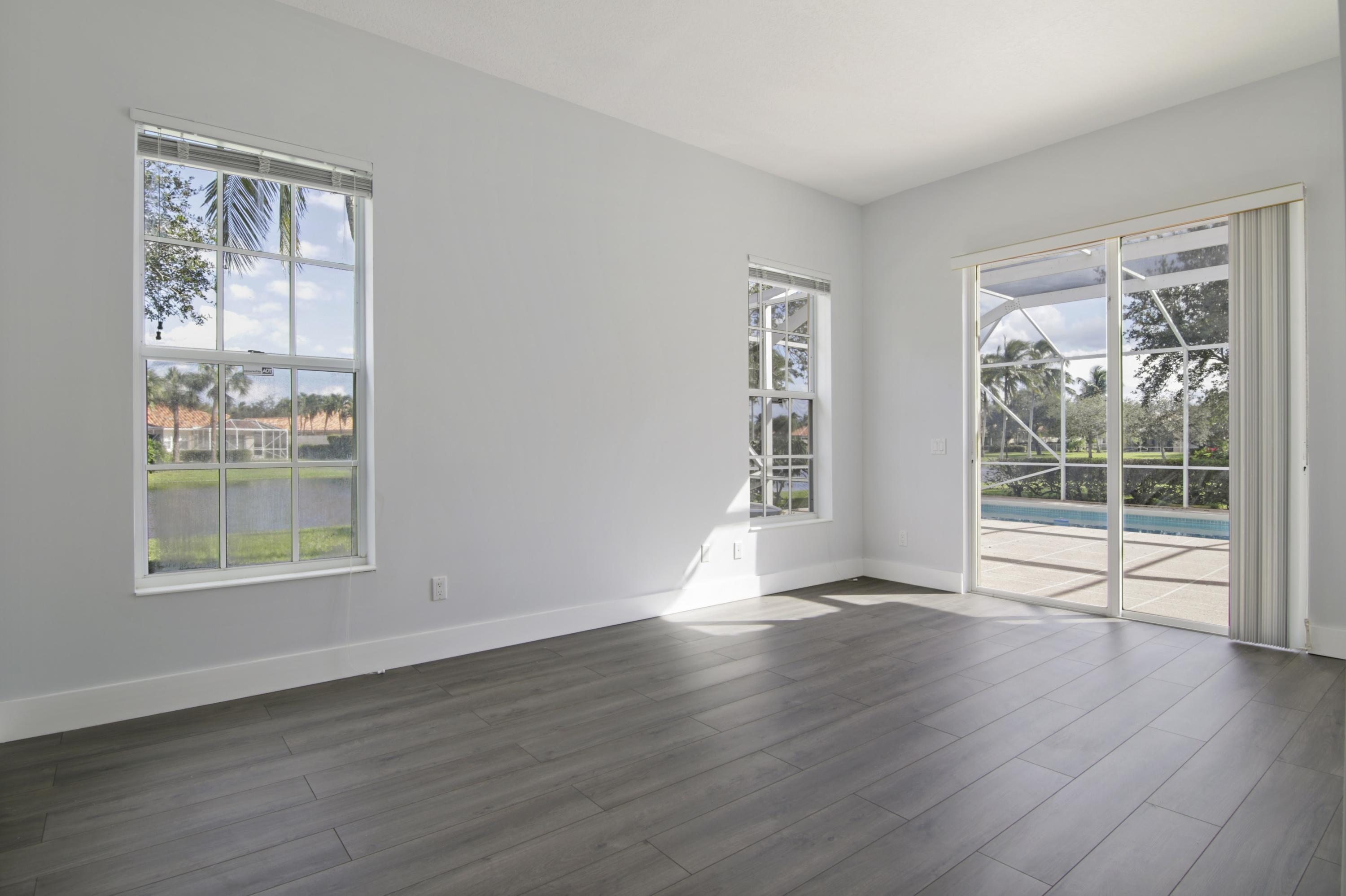 RIVERWALK - Residential