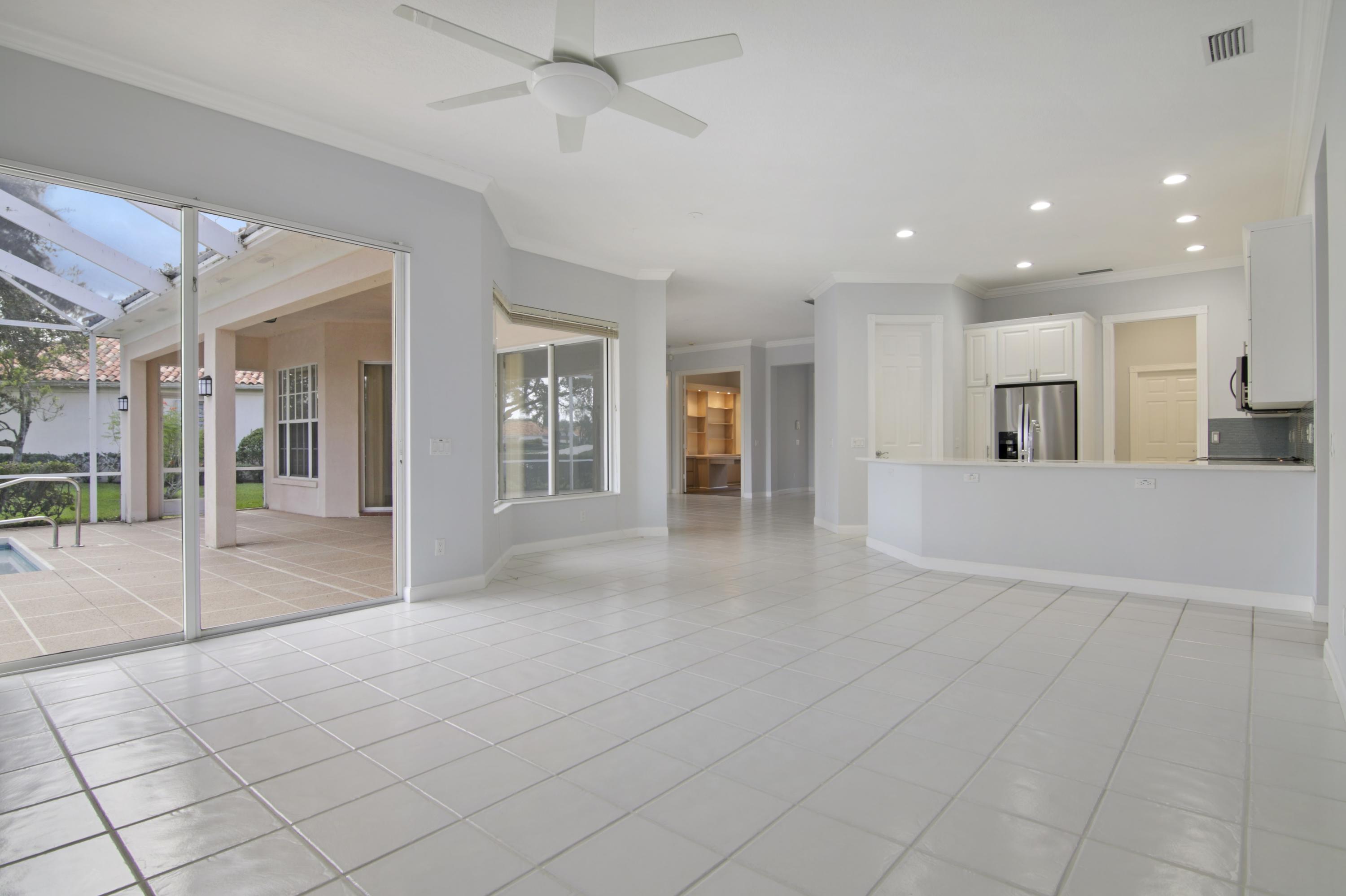 RIVERWALK - Residential