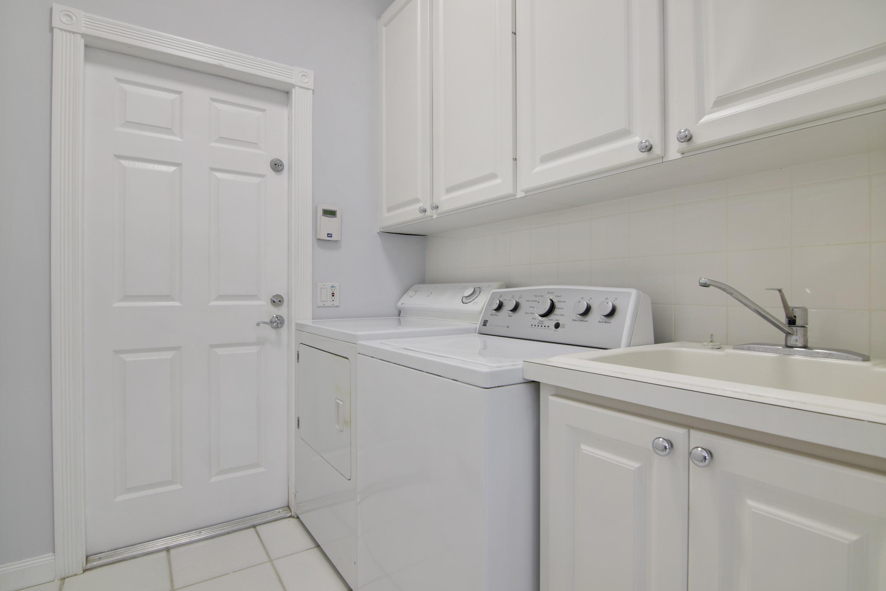 RIVERWALK - Residential