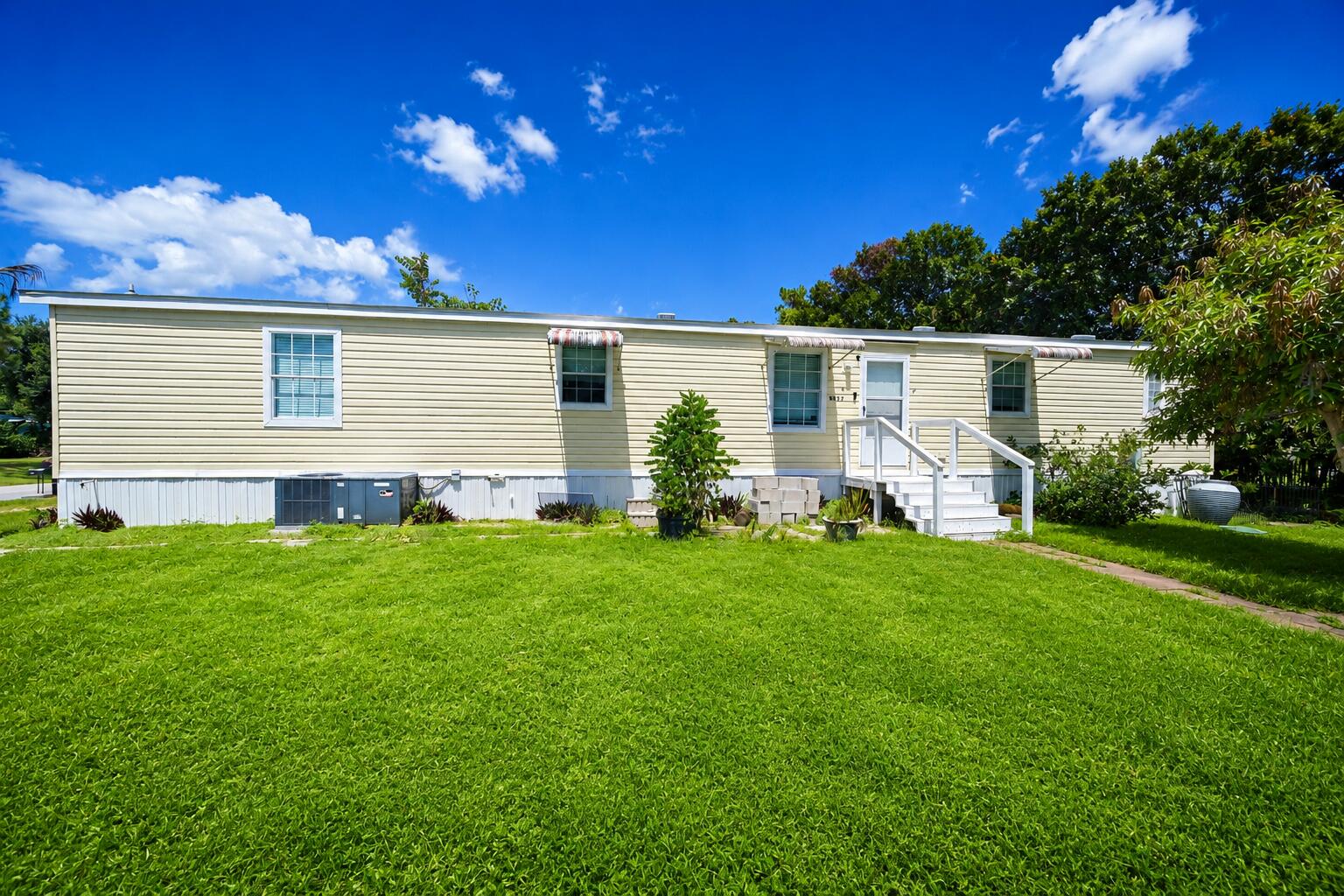 8137 SW WILDWOOD Drive, Stuart, FL, 34997/$265,000 1 8137 SW WILDWOOD Drive