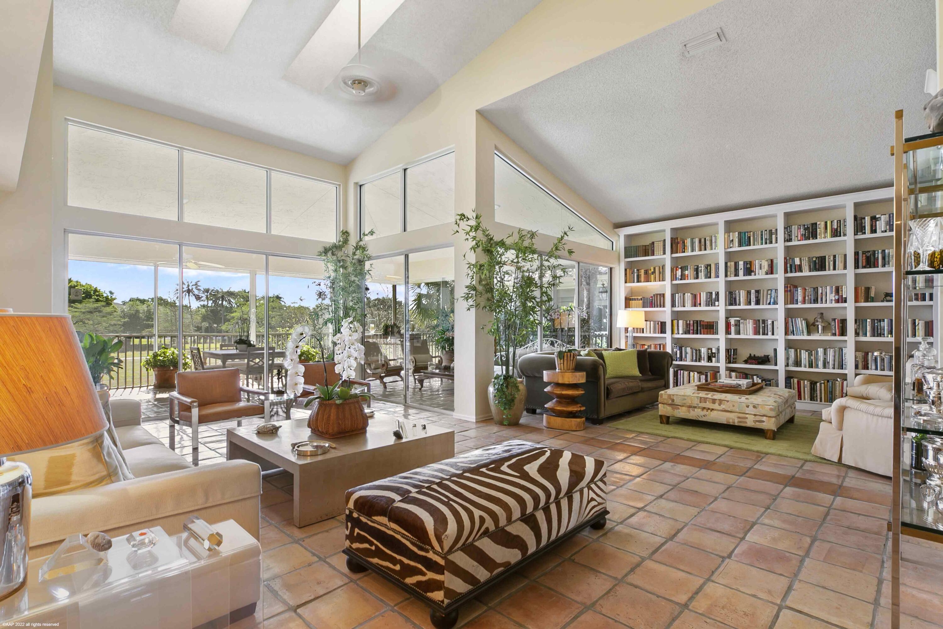 OAK TREE VILLAS CONDO - Residential