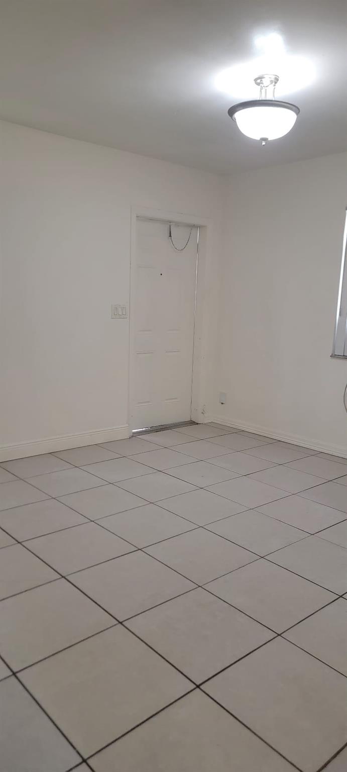 North Hollywood 4-1 B - Residential Lease