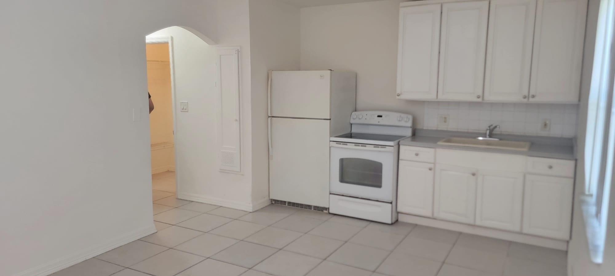 North Hollywood 4-1 B - Residential Lease