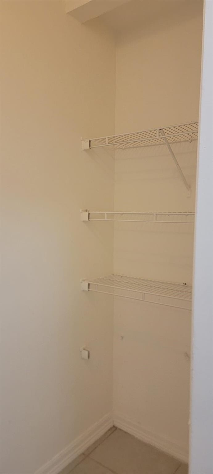 North Hollywood 4-1 B - Residential Lease