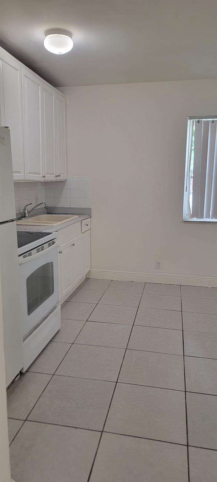 North Hollywood 4-1 B - Residential Lease