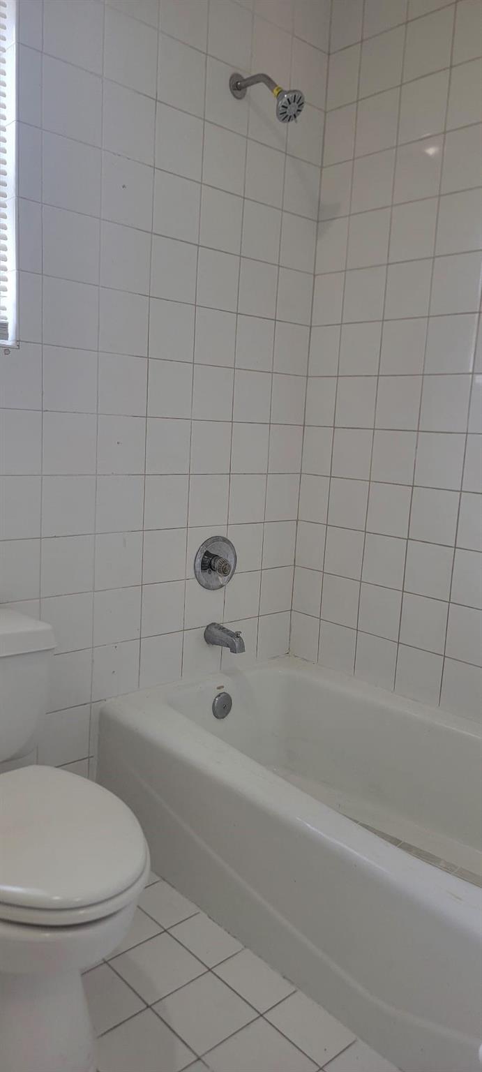 North Hollywood 4-1 B - Residential Lease