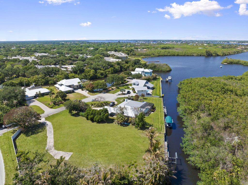 Photo of 1515 SW Pendarvis Court, Palm City, FL 34990 (MLS # B26025968)