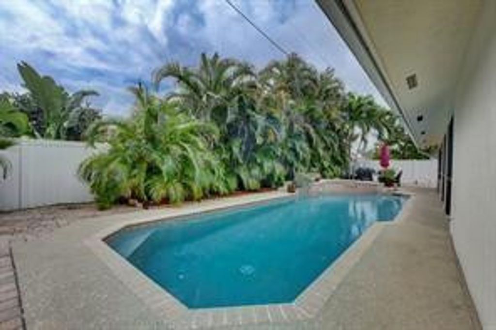 Photo of 340 Apache Lane, Boca Raton, FL 33487 (MLS # F10555543)