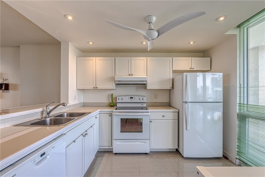 Silver Thatch Intracoasta - Residential